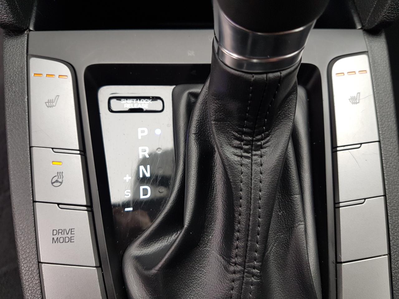 2020 Hyundai Elantra Preferred *HEATED SEATS* Photo