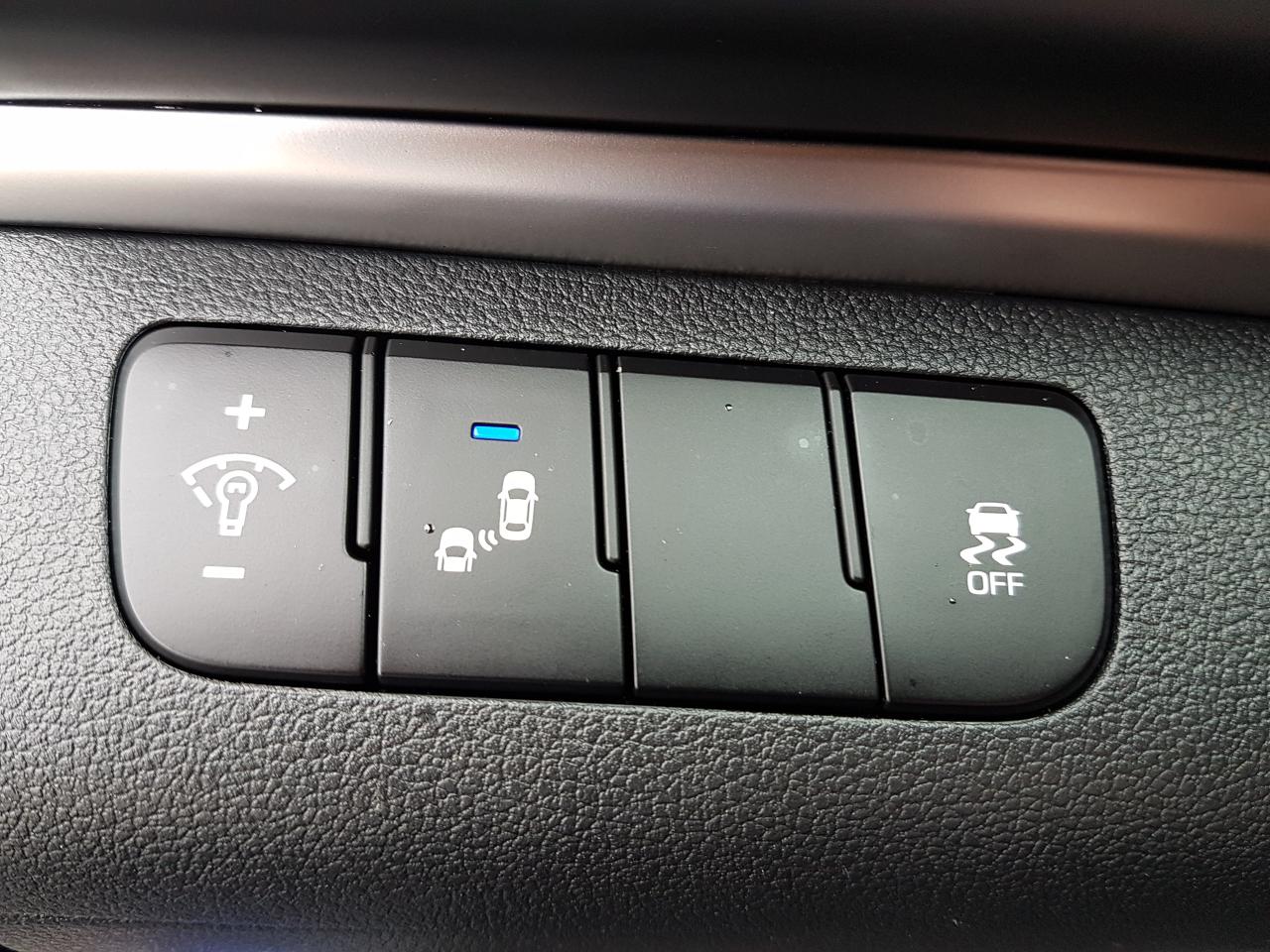 2020 Hyundai Elantra Preferred *HEATED SEATS* Photo