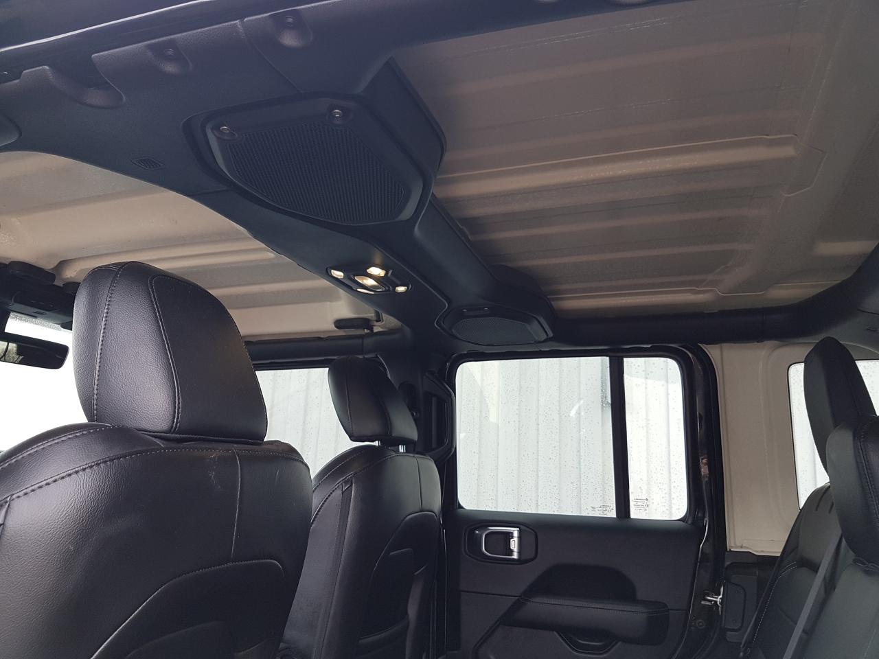 2023 Jeep Wrangler Unlimited Sahara *LEATHER-NAVIGATION* Photo