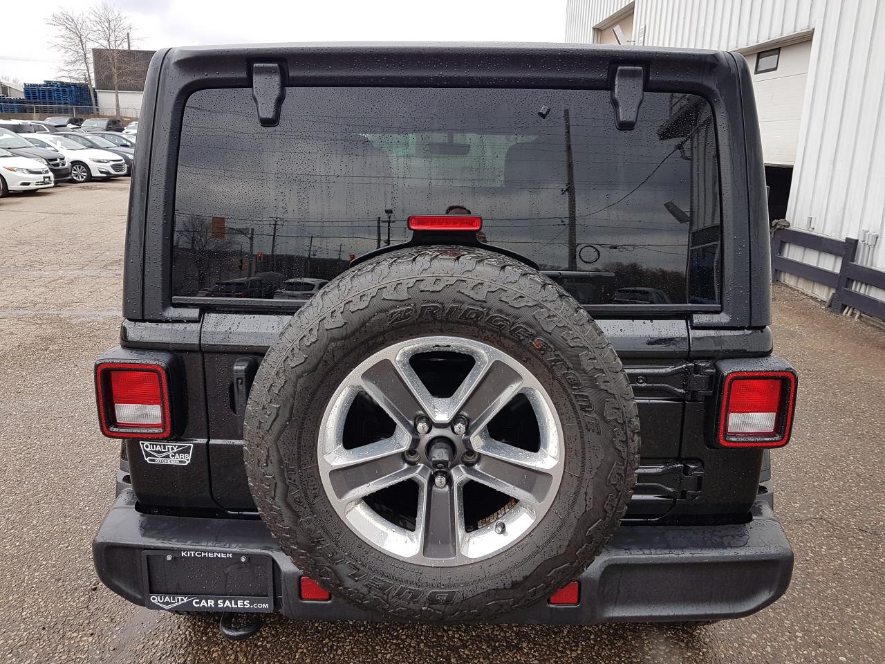 2023 Jeep Wrangler Unlimited Sahara *LEATHER-NAVIGATION* Photo3