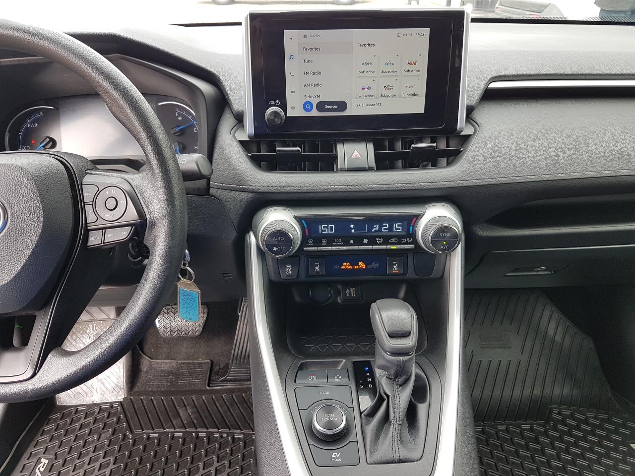 2023 Toyota RAV4 HYBRID LE AWD *HEATED SEATS* Photo