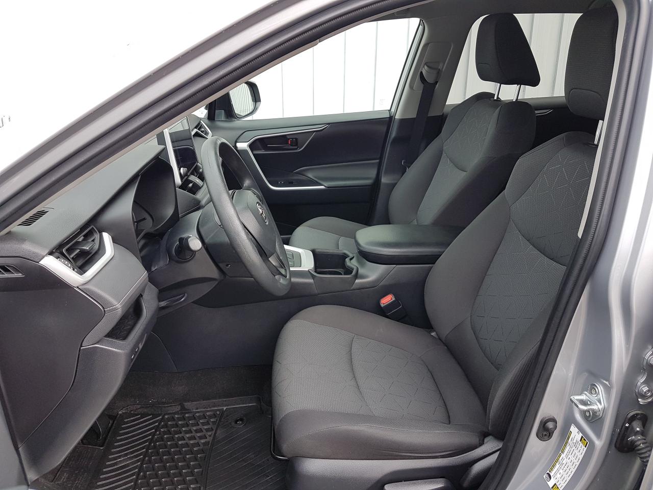 2023 Toyota RAV4 HYBRID LE AWD *HEATED SEATS* Photo