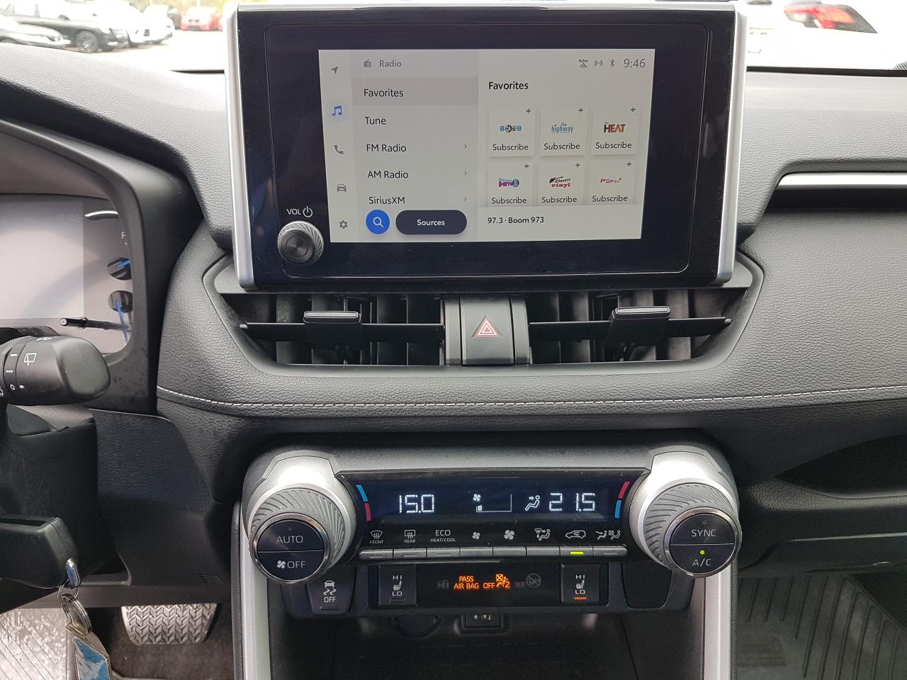 2023 Toyota RAV4 HYBRID LE AWD *HEATED SEATS* Photo