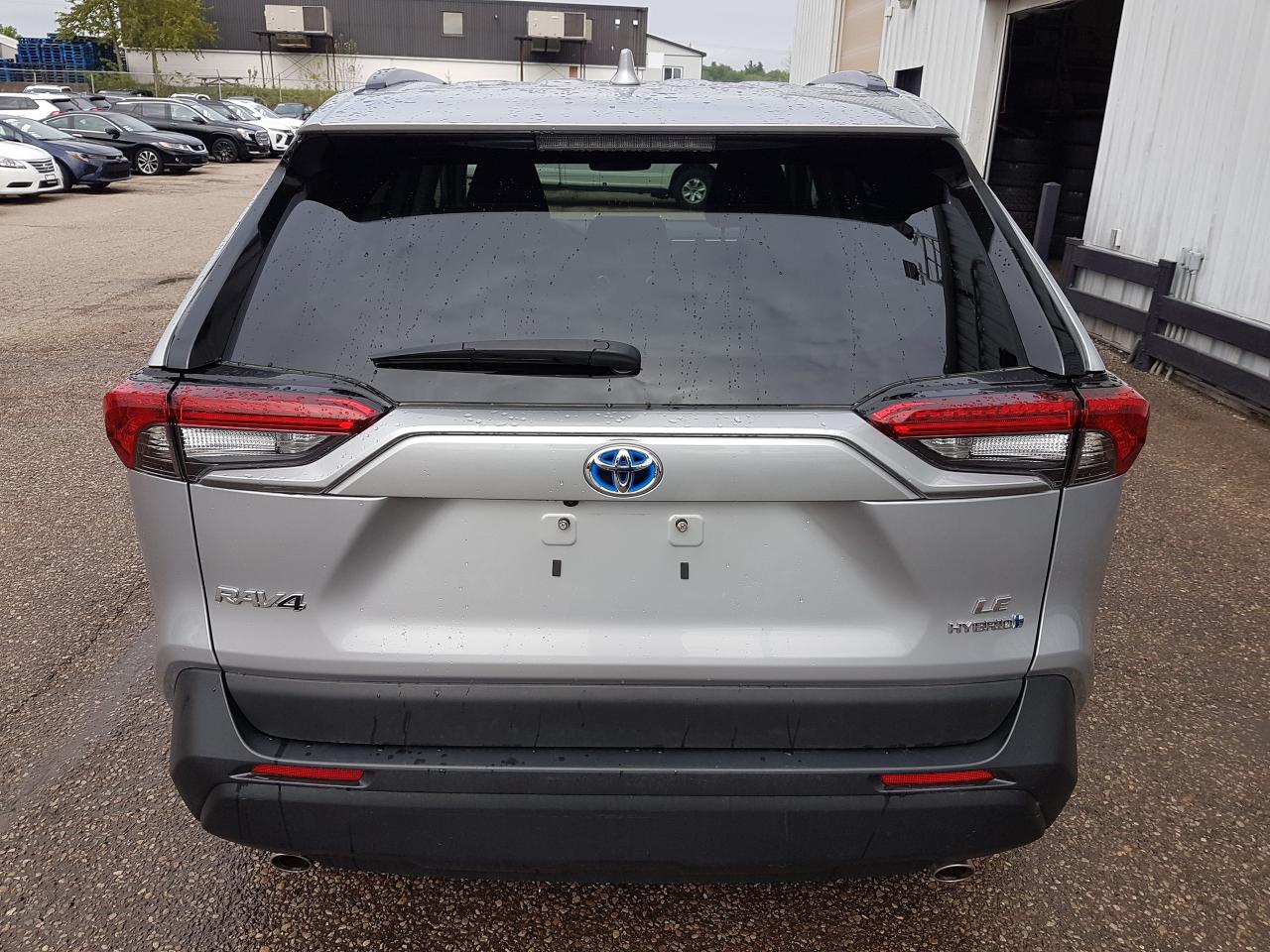 2023 Toyota RAV4 HYBRID LE AWD *HEATED SEATS* Photo3