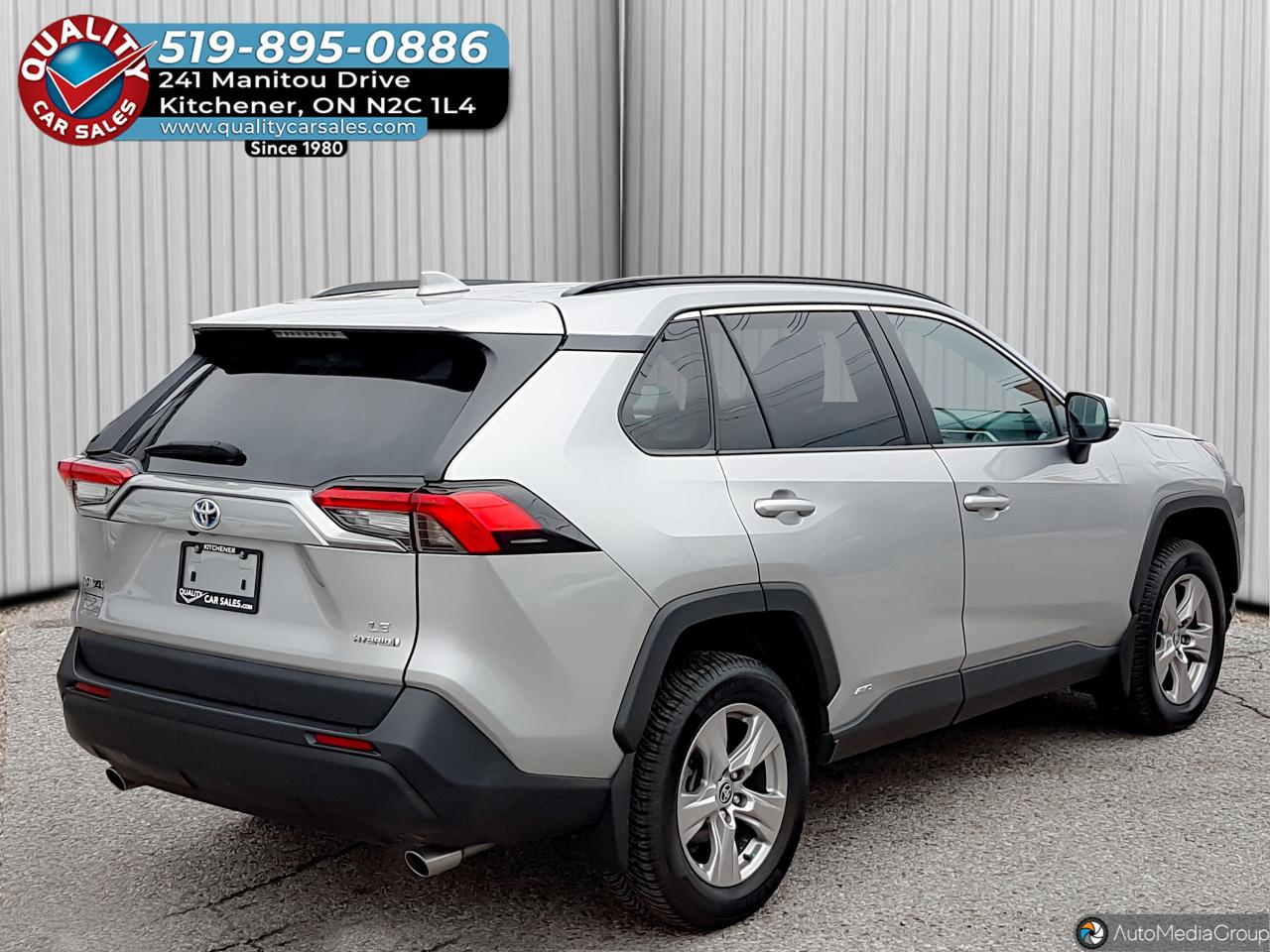 2023 Toyota RAV4 HYBRID LE AWD *HEATED SEATS* Photo2