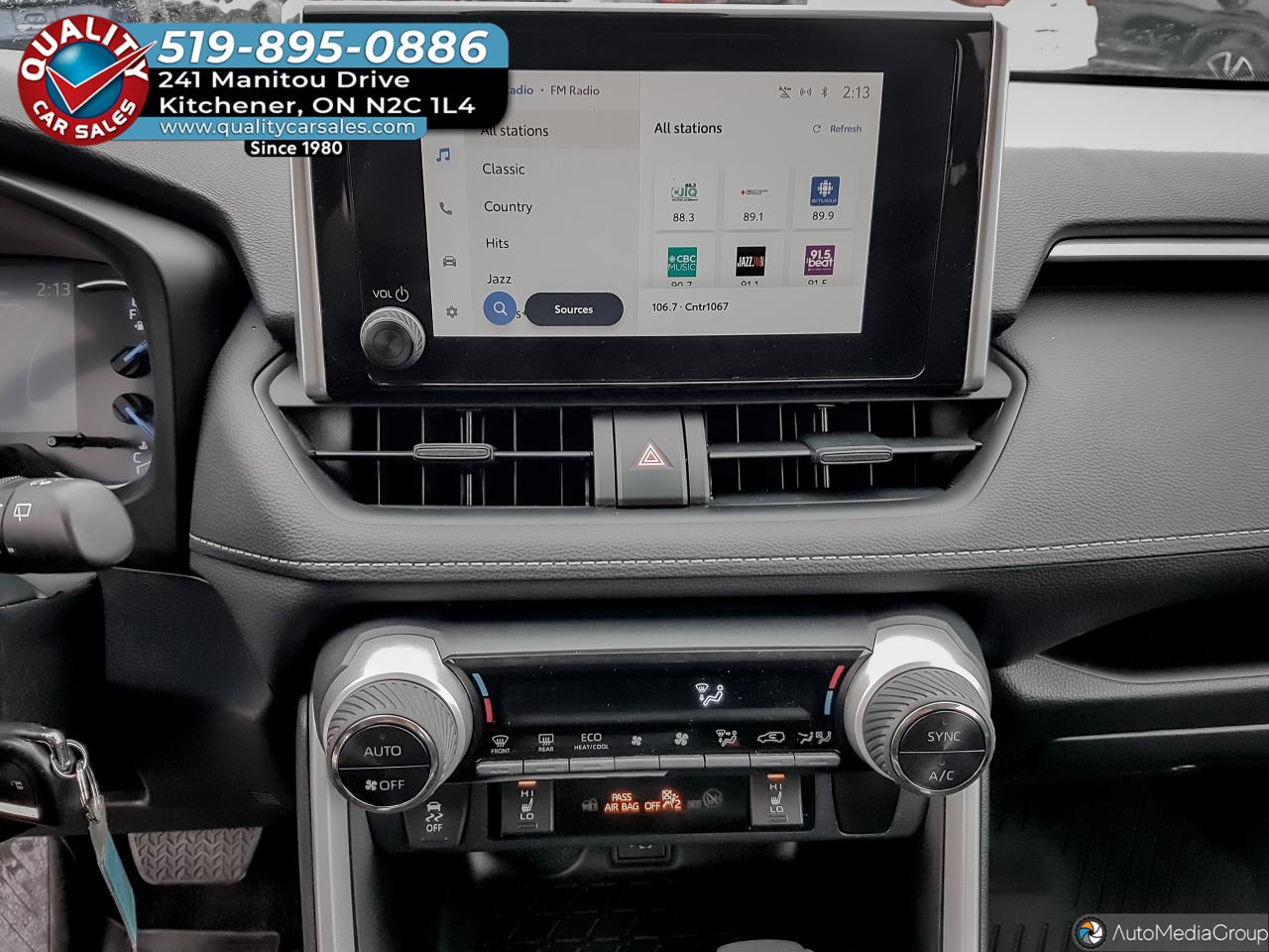 2023 Toyota RAV4 HYBRID LE AWD *HEATED SEATS* Photo