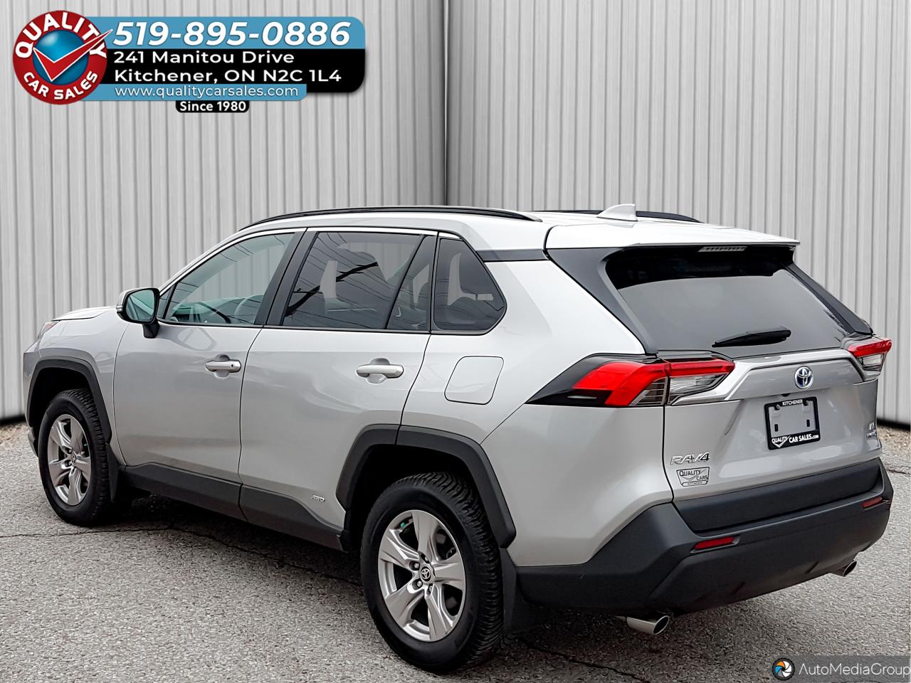 2023 Toyota RAV4 HYBRID LE AWD *HEATED SEATS* Photo4