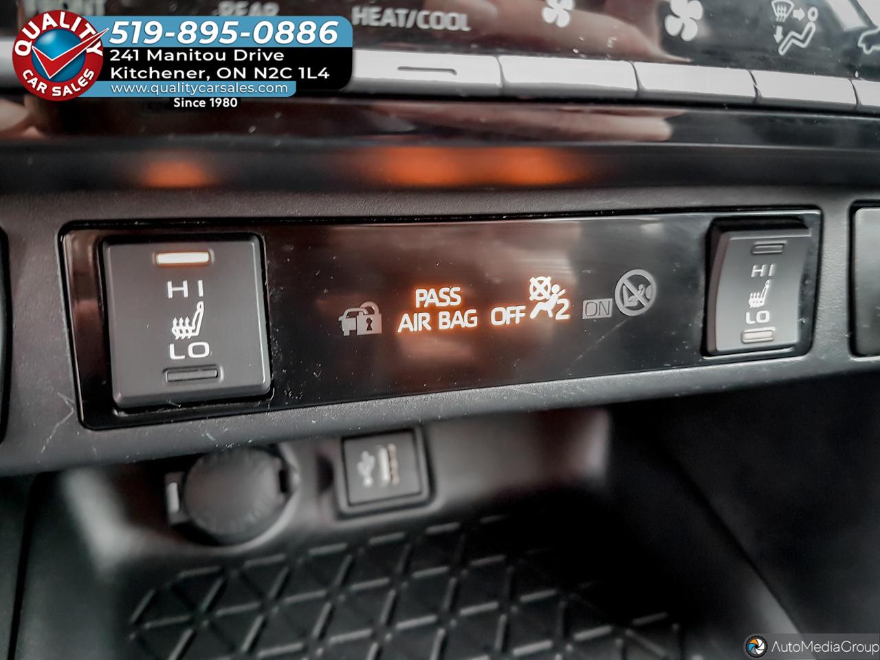 2023 Toyota RAV4 HYBRID LE AWD *HEATED SEATS* Photo