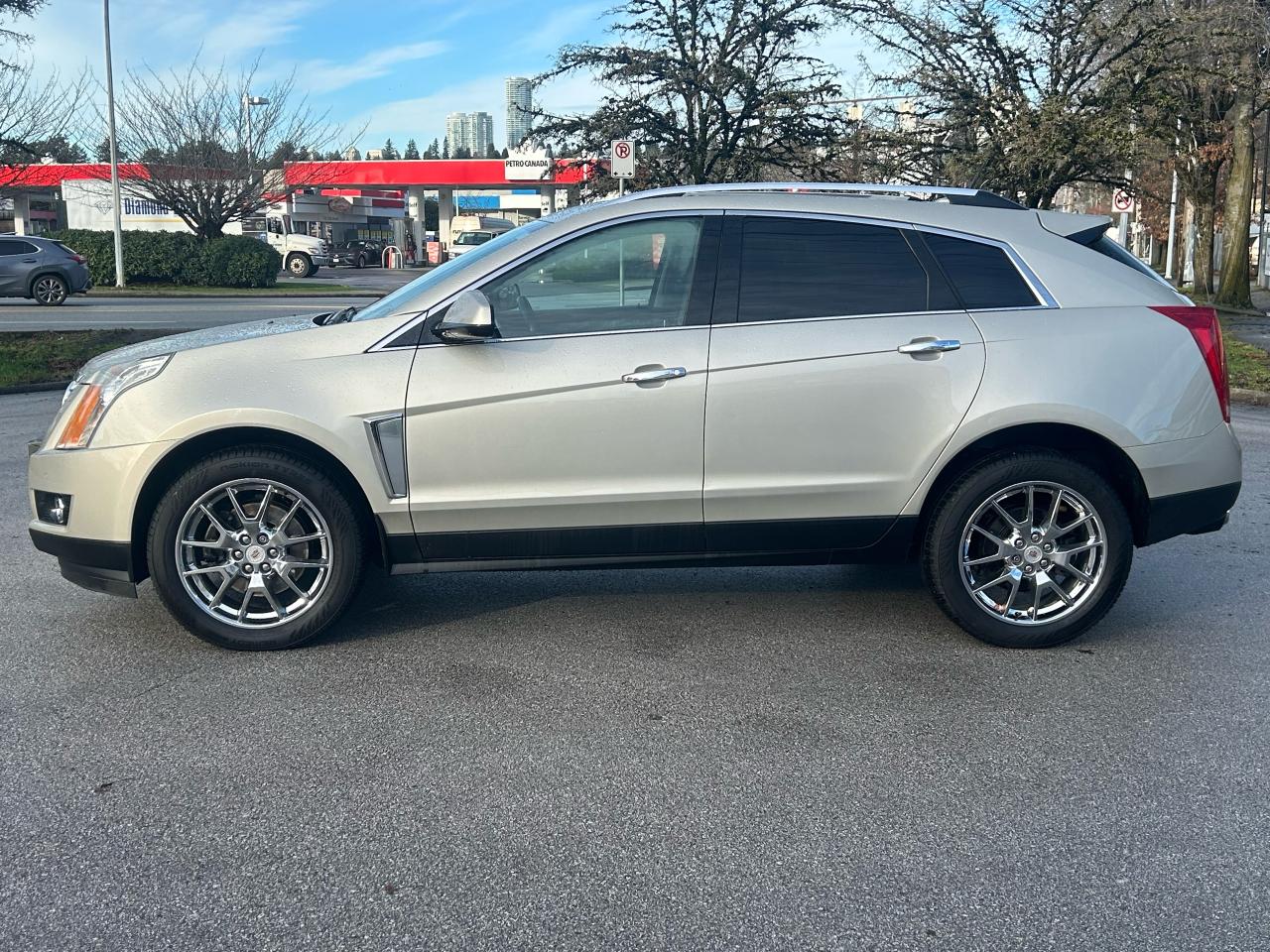 2014 Cadillac SRX Premium - Photo #2