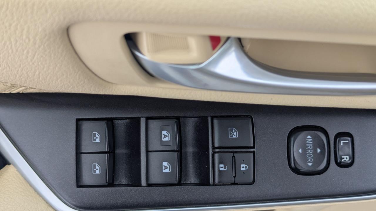 2017 Toyota Camry XLE Photo