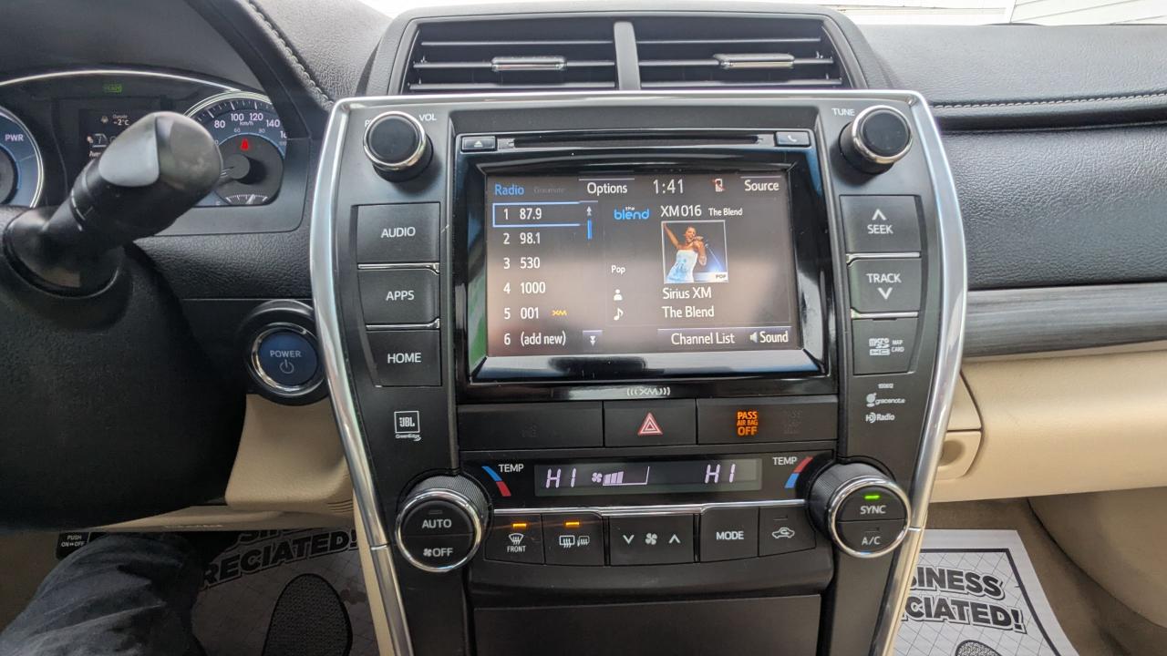 2017 Toyota Camry XLE Photo