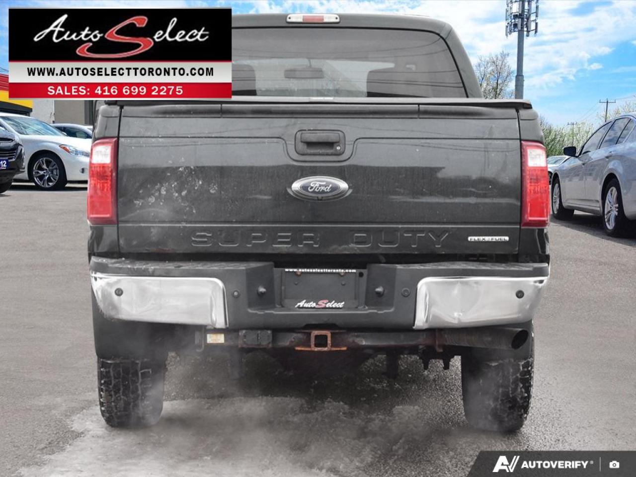 2015 Ford F-250 XLT 4x4 - V-Blade Western Plow - 6.2L V8 - Cln Carfax Photo4