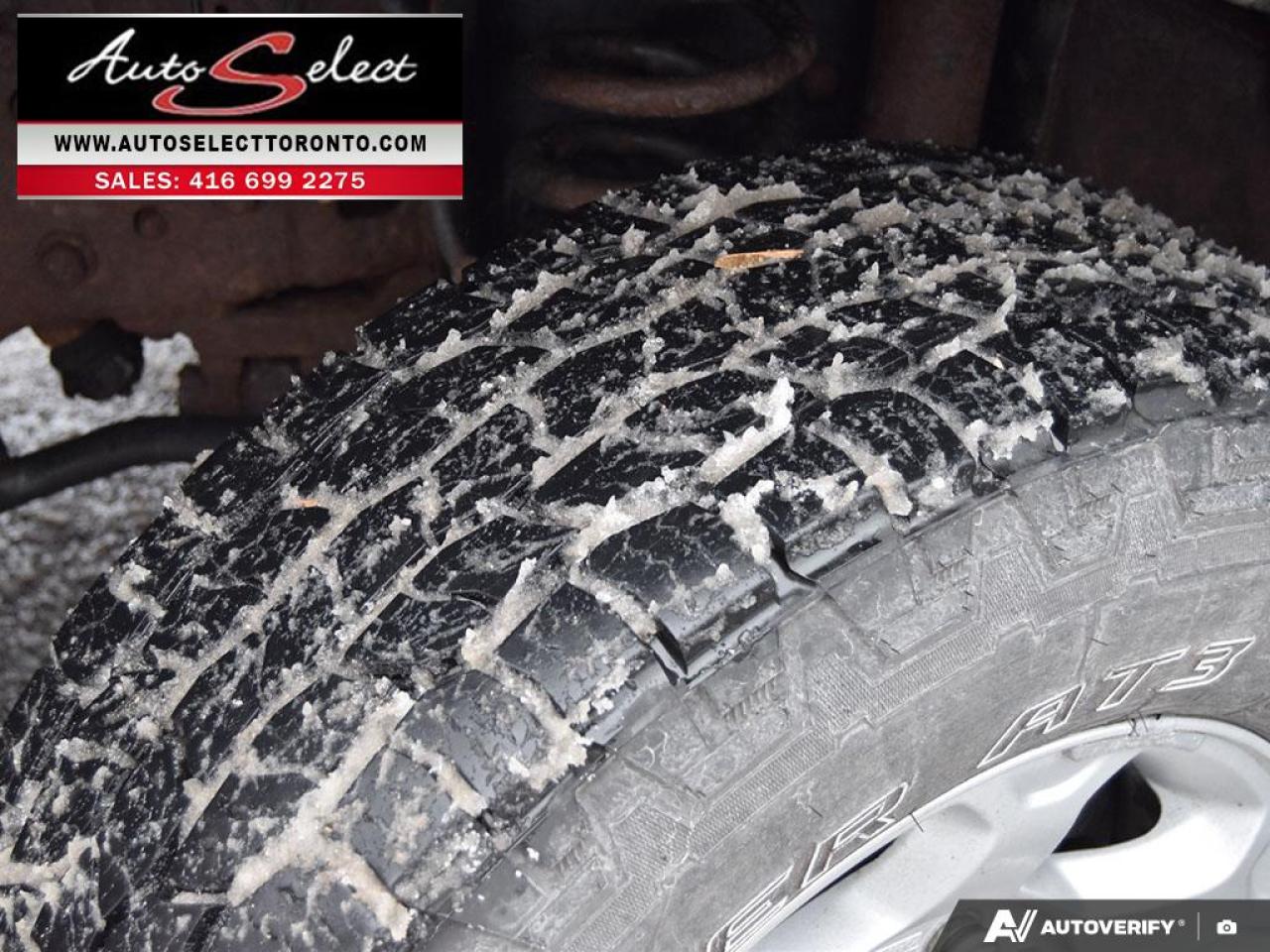 2015 Ford F-250 XLT 4x4 - V-Blade Western Plow - 6.2L V8 - Cln Carfax Photo