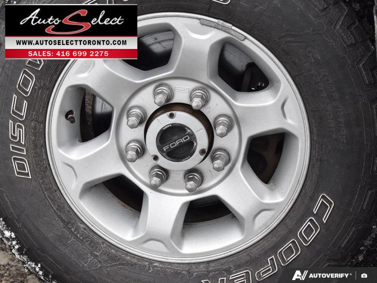 2015 Ford F-250 XLT 4x4 - V-Blade Western Plow - 6.2L V8 - Cln Carfax Photo