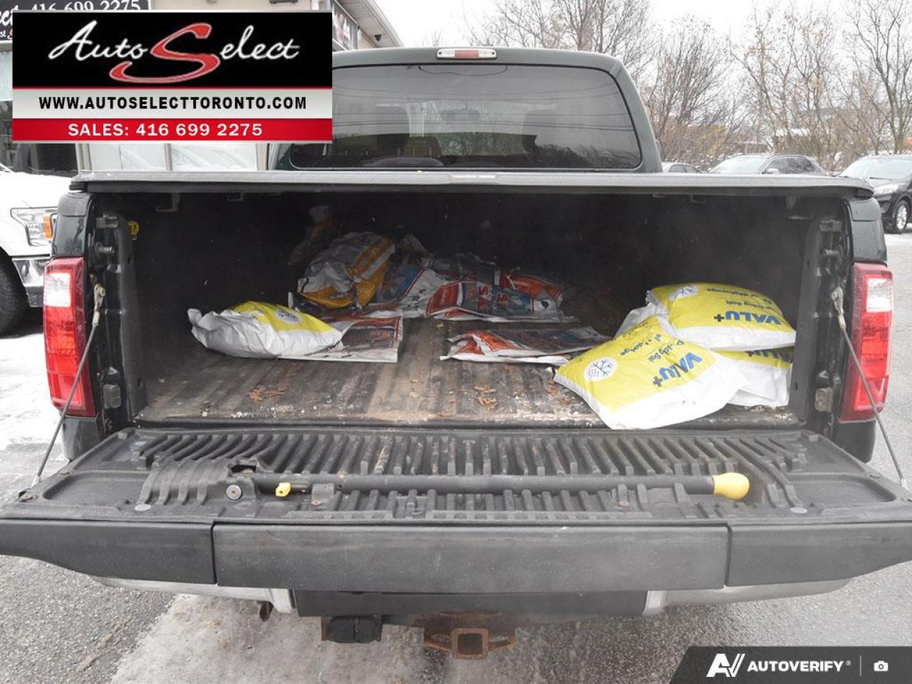 2015 Ford F-250 XLT 4x4 - V-Blade Western Plow - 6.2L V8 - Cln Carfax Photo