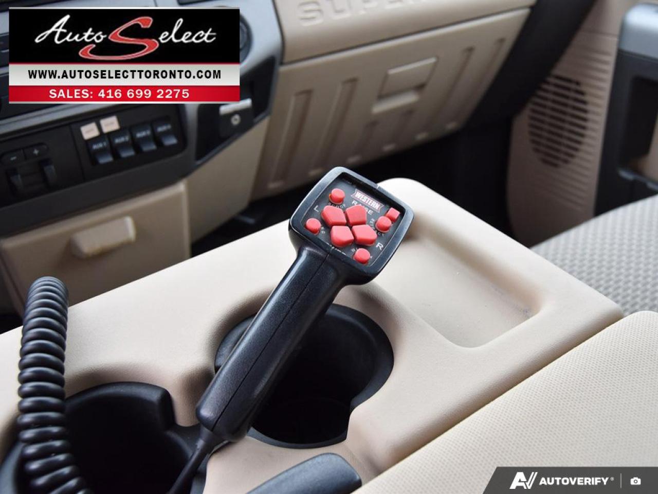 2015 Ford F-250 XLT 4x4 - V-Blade Western Plow - 6.2L V8 - Cln Carfax Photo