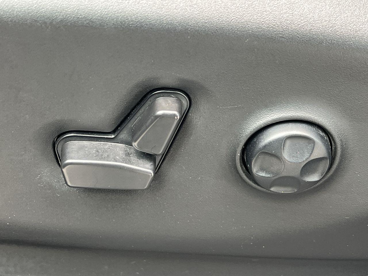 2023 Chrysler Pacifica Touring-L Photo