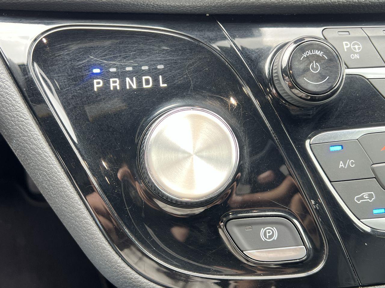 2023 Chrysler Pacifica Touring-L Photo