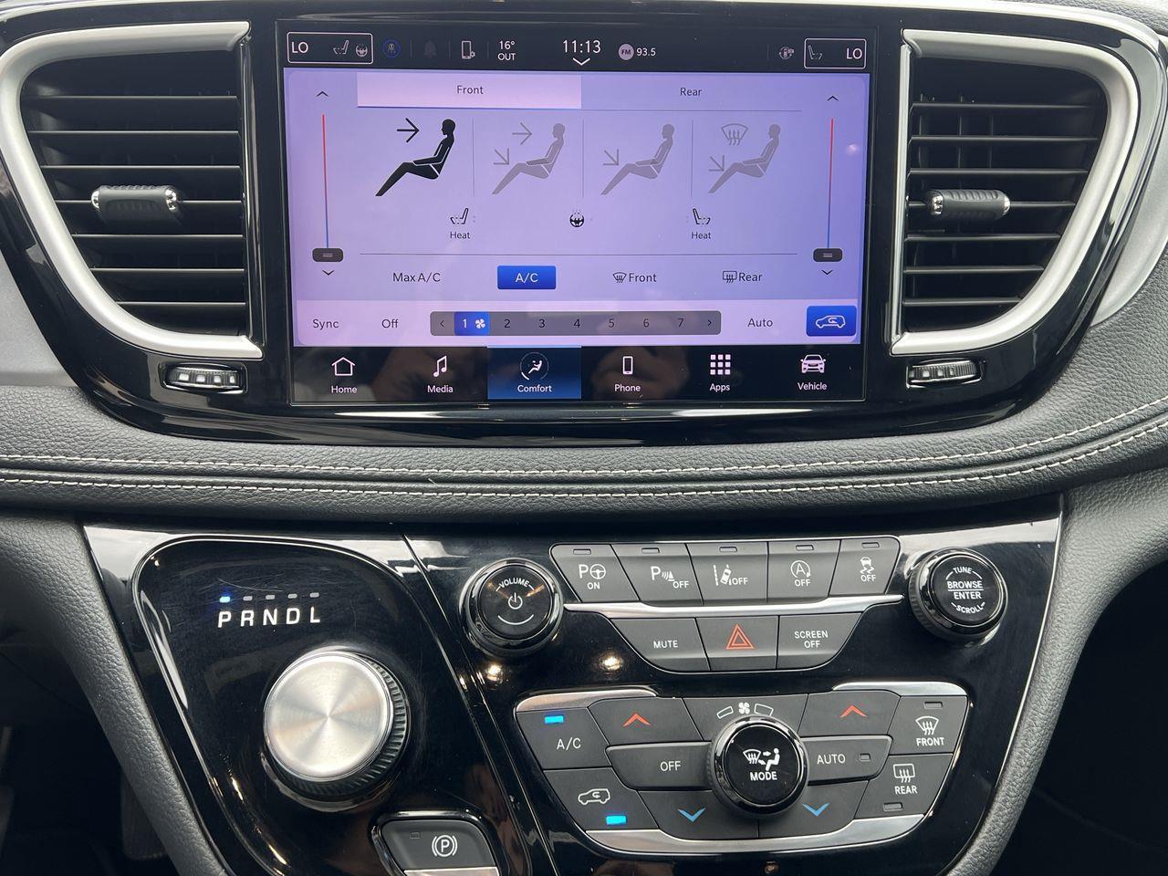 2023 Chrysler Pacifica Touring-L Photo