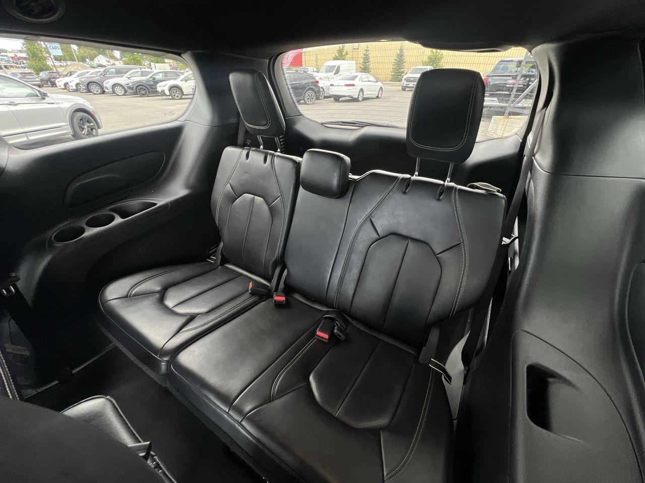 2023 Chrysler Pacifica Touring-L Photo