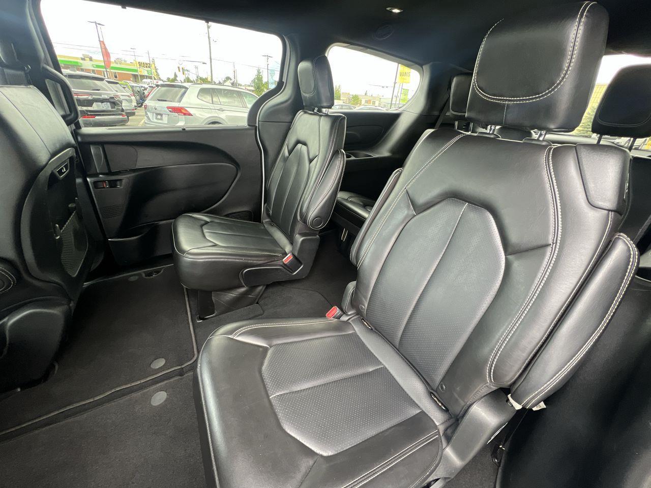 2023 Chrysler Pacifica Touring-L Photo