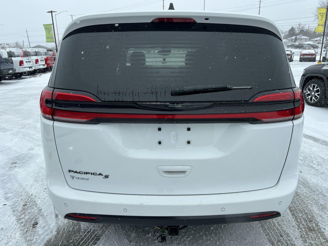 2023 Chrysler Pacifica Touring-L Photo