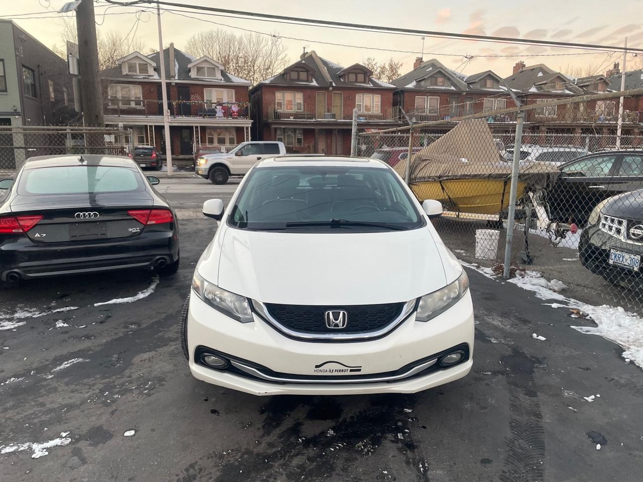 2013 Honda Civic Touring *NAV, HEATED LEATHER SEATS, SUNROOF* Photo1