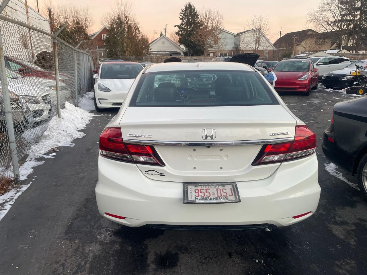 2013 Honda Civic Touring *NAV, HEATED LEATHER SEATS, SUNROOF* Photo