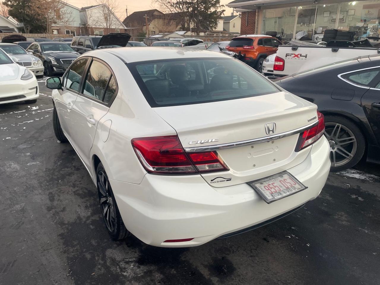 2013 Honda Civic Touring *NAV, HEATED LEATHER SEATS, SUNROOF* Photo