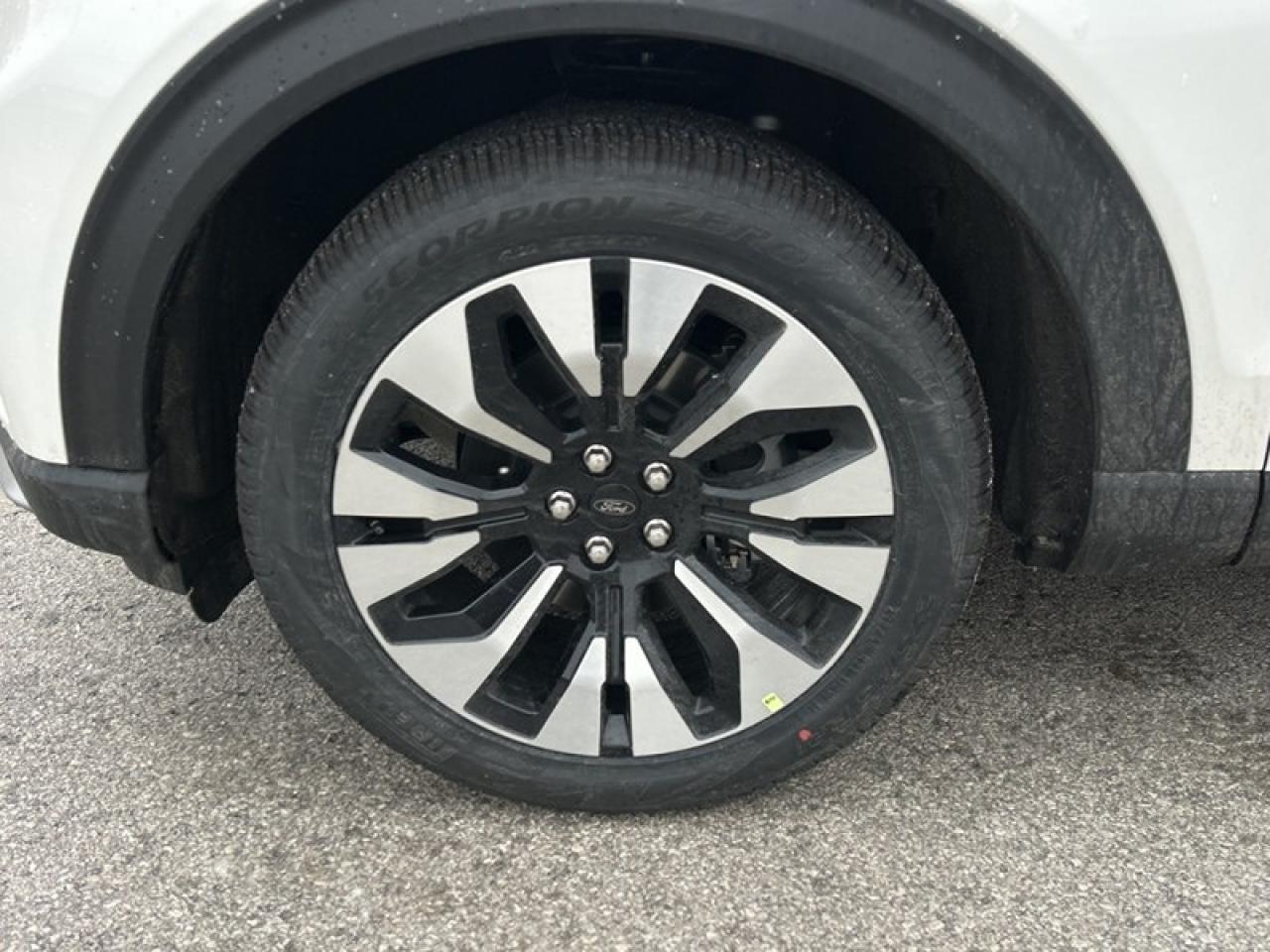 2026 Ford Explorer Platinum 4WD Photo