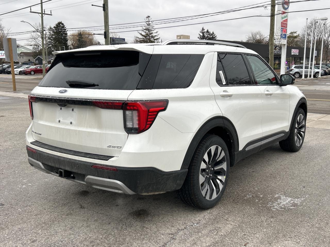 2026 Ford Explorer Platinum 4WD Photo4