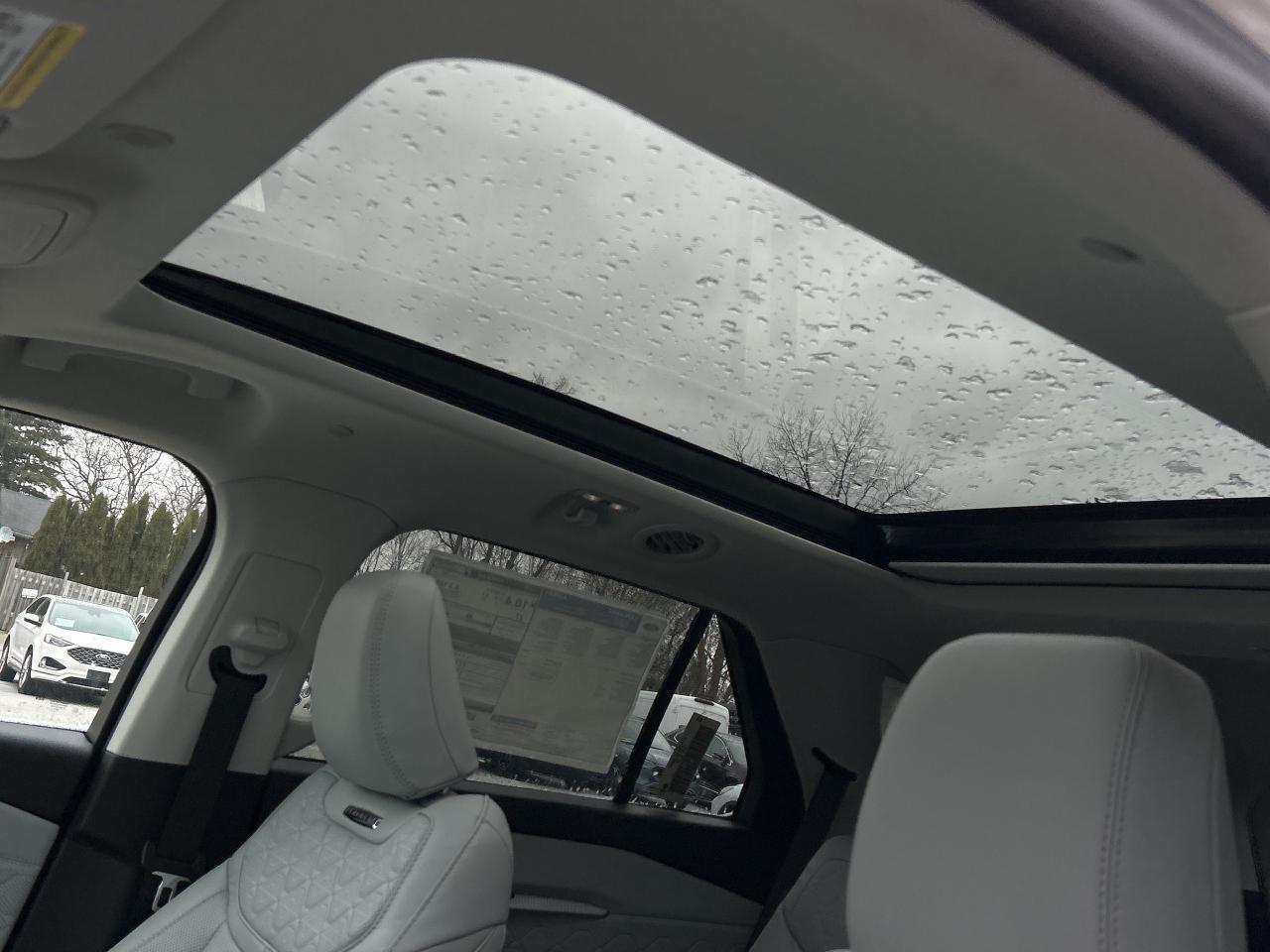 2026 Ford Explorer Platinum 4WD Photo