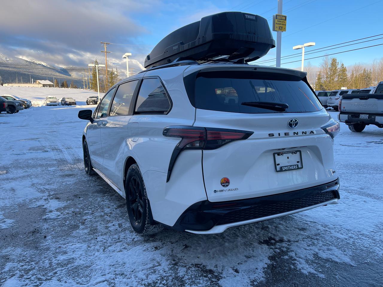 2025 Toyota Sienna XSE Photo4