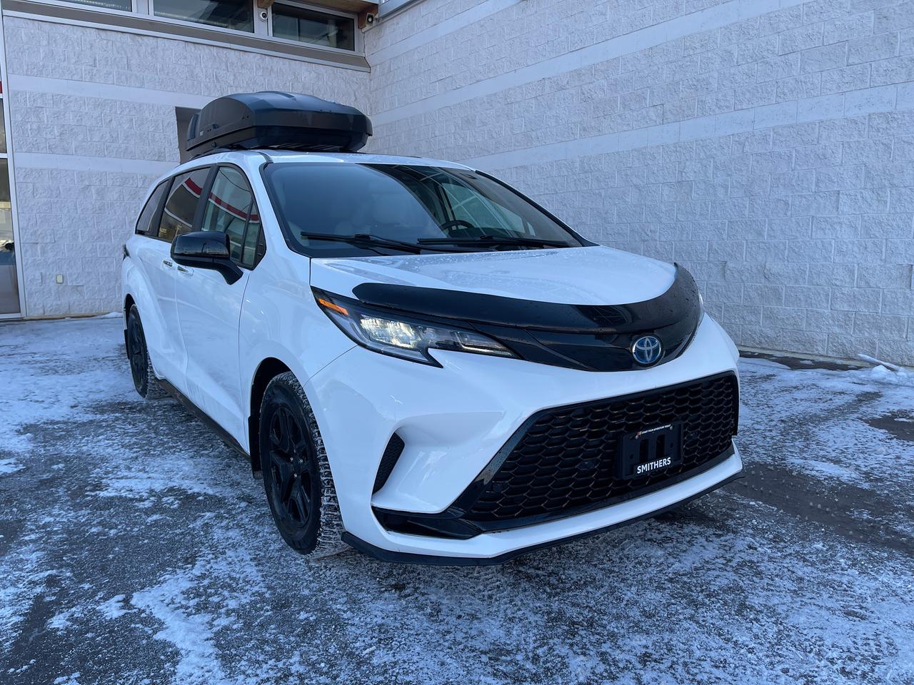 2025 Toyota Sienna XSE Photo1