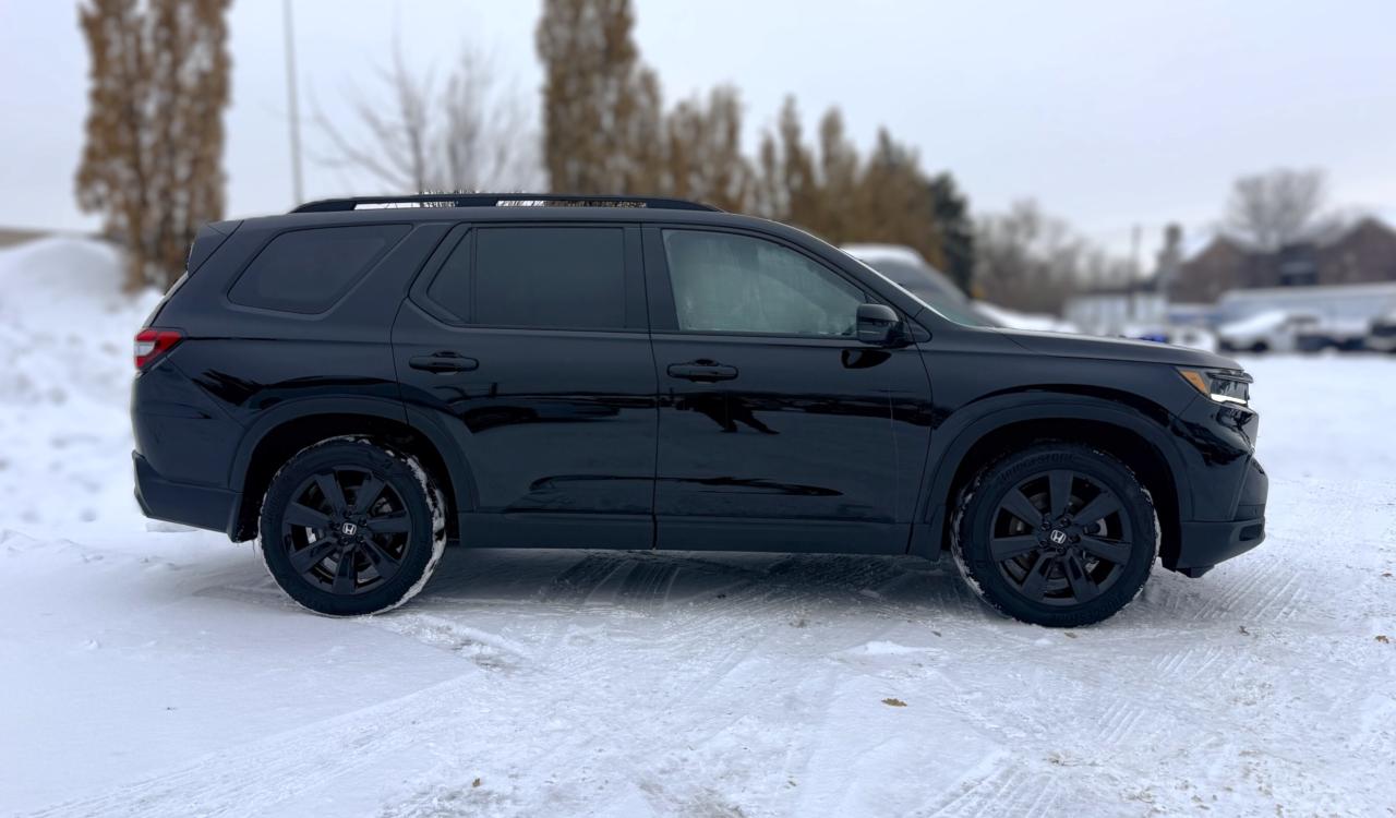 2025 Honda Pilot Black Edition AWD | NAVIGATION | REMOTE START | Photo3