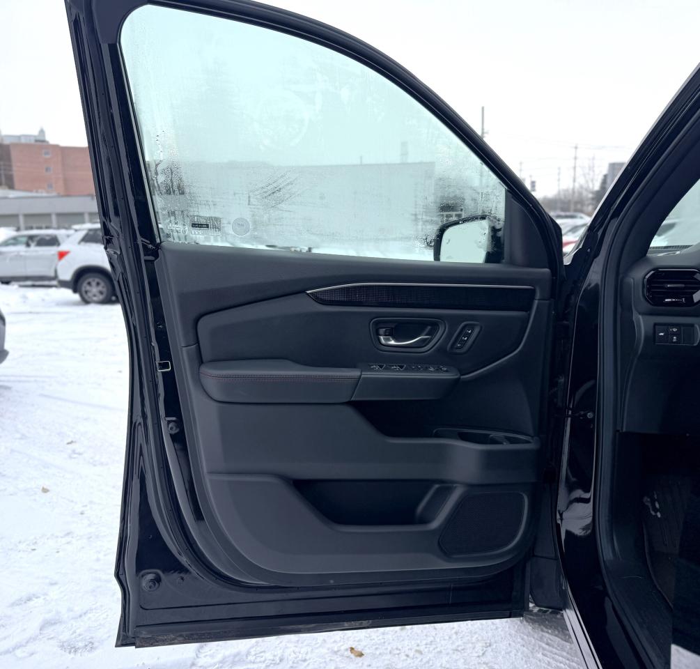 2025 Honda Pilot Black Edition AWD | NAVIGATION | REMOTE START | Photo