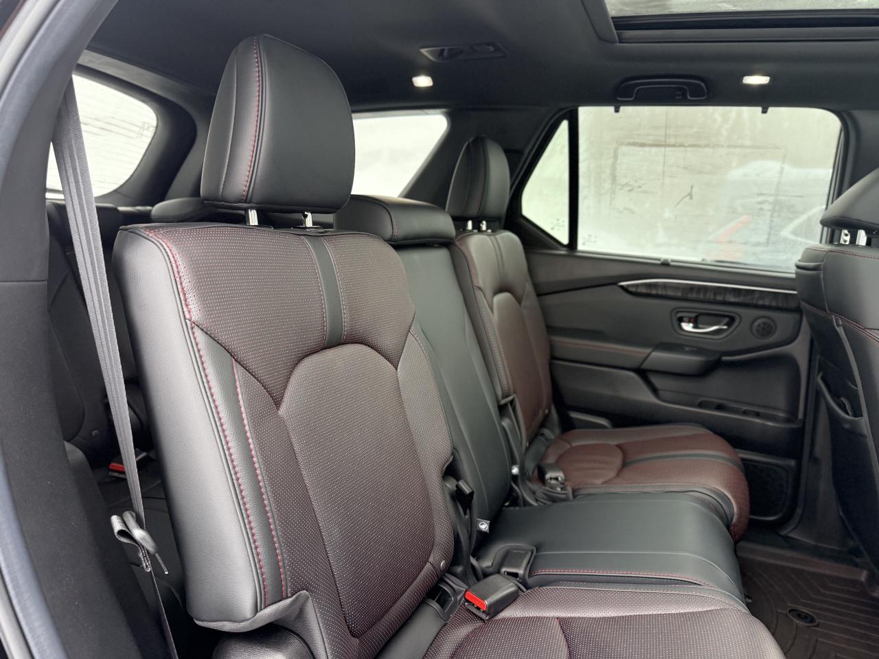 2025 Honda Pilot Black Edition AWD | NAVIGATION | REMOTE START | Photo