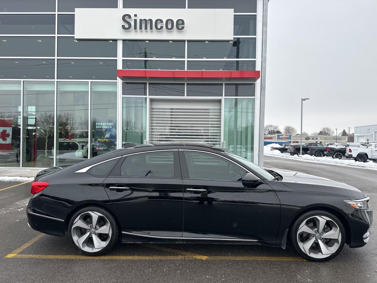 2018 Honda Accord Sedan Touring Sedan - Navi - Leather - Remote Start Photo3