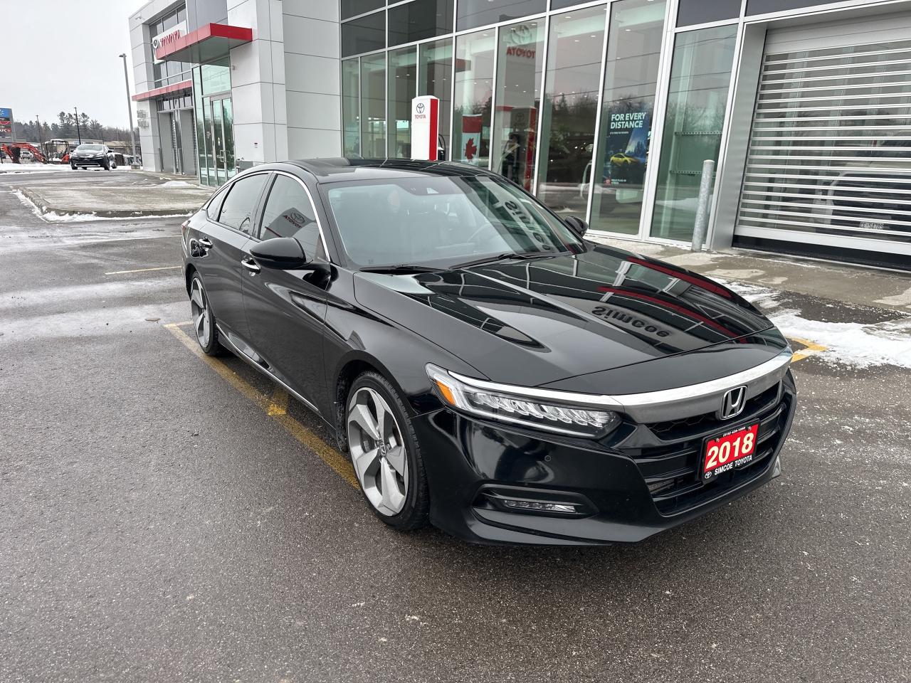 2018 Honda Accord Sedan Touring Sedan - Navi - Leather - Remote Start Photo2