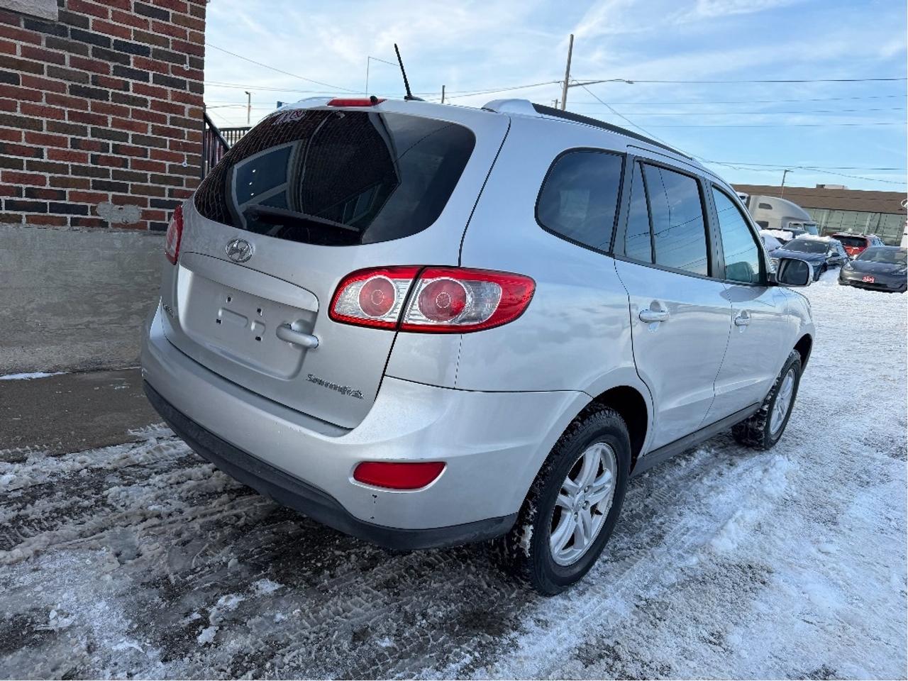 2011 Hyundai Santa Fe Low Mileage, Very Well Maintained, Drives Great !! Photo