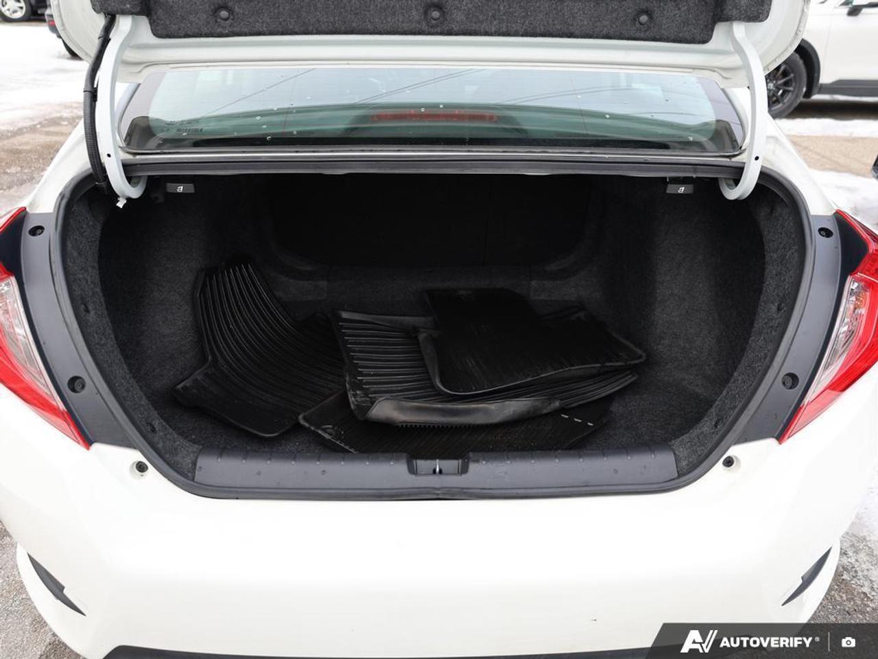 2018 Honda Civic SEDAN Photo