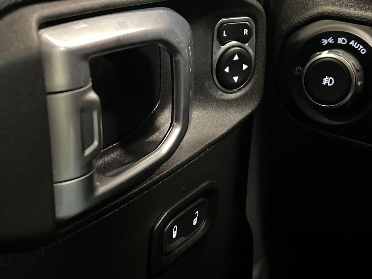 2022 Jeep Wrangler Unlimited 4X4 | HARD TOP | CARPLAY | REMOTE START Photo