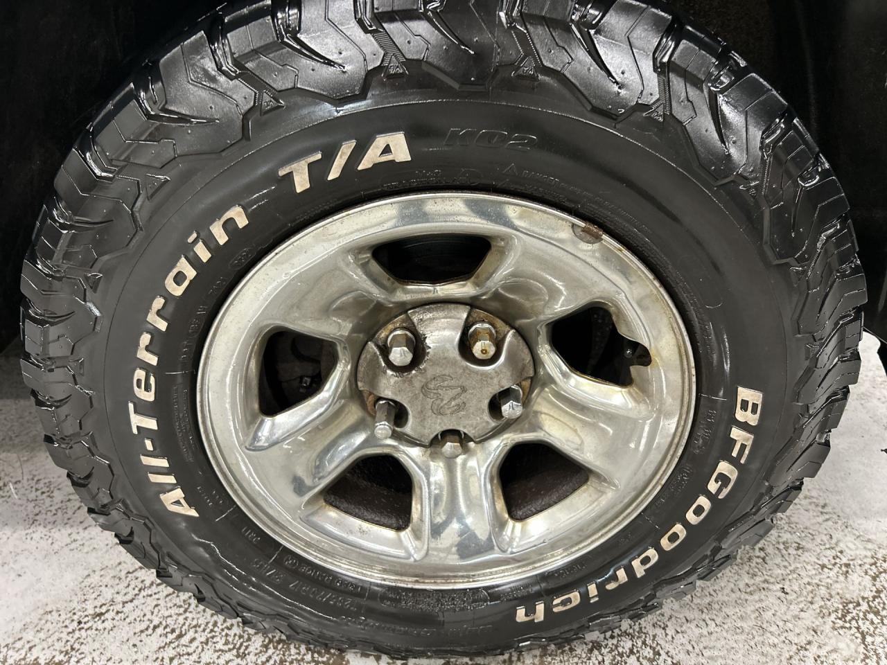 2012 RAM 1500 4X4 | 5.7L HEMI V8 | TOW PKG | BLUETOOTH | CREW Photo