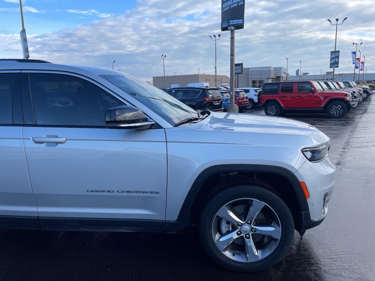 2022 Jeep Grand Cherokee PANORAMIC SUNROOF / NAV / LUXURY TECH GROUP Photo