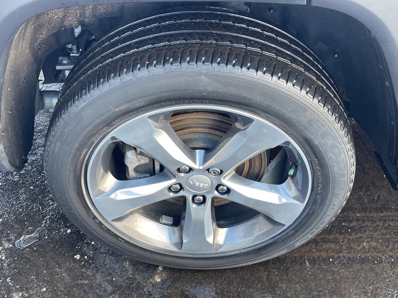 2022 Jeep Grand Cherokee PANORAMIC SUNROOF / NAV / LUXURY TECH GROUP Photo4