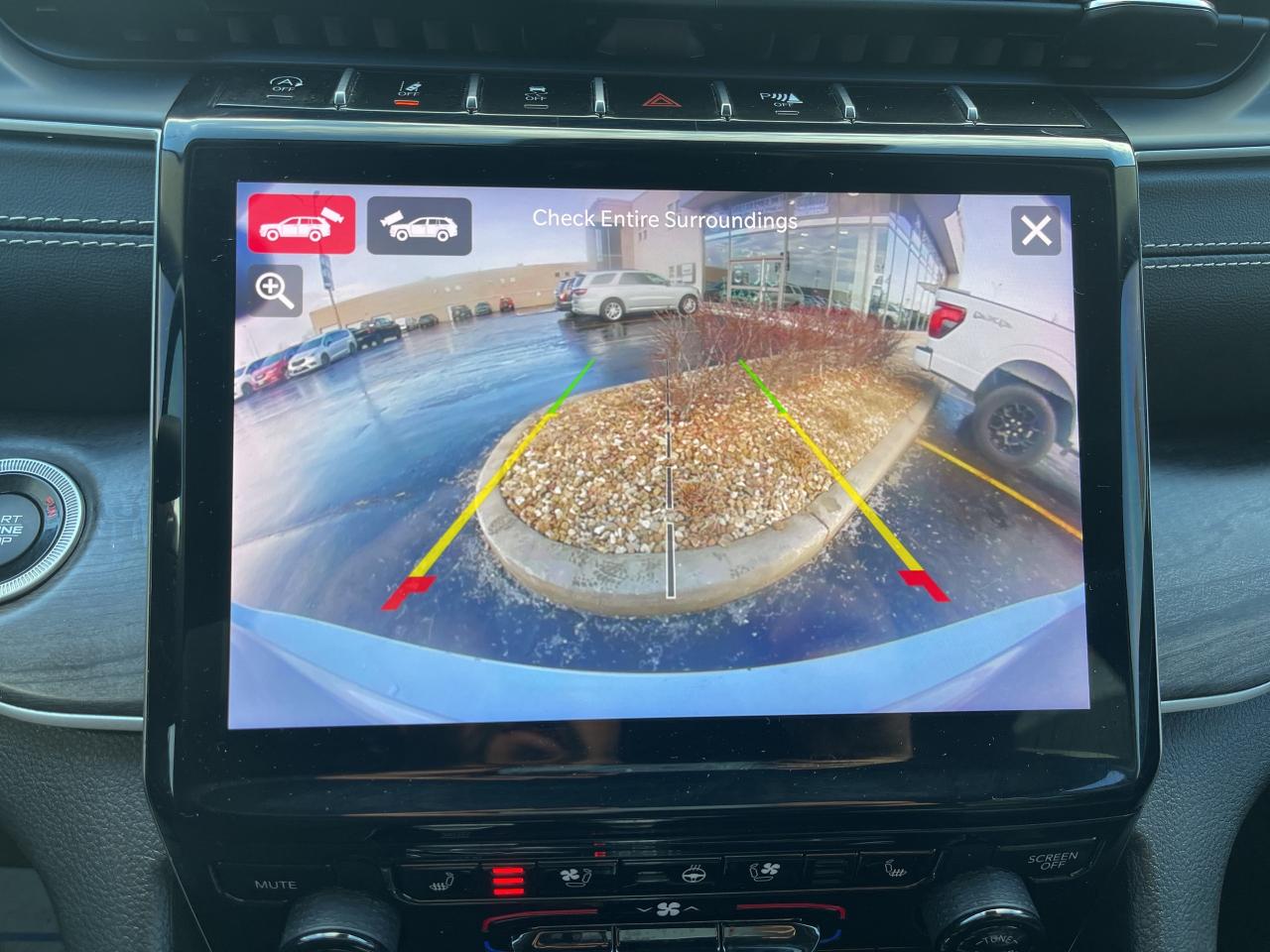 2022 Jeep Grand Cherokee PANORAMIC SUNROOF / NAV / LUXURY TECH GROUP Photo