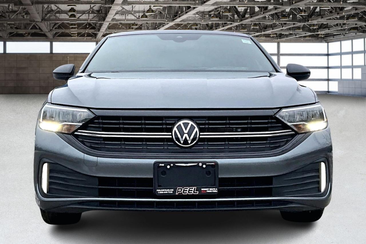 2023 Volkswagen Jetta Comfortline Sport | Heated Leather | Sunroof | FWD Photo2