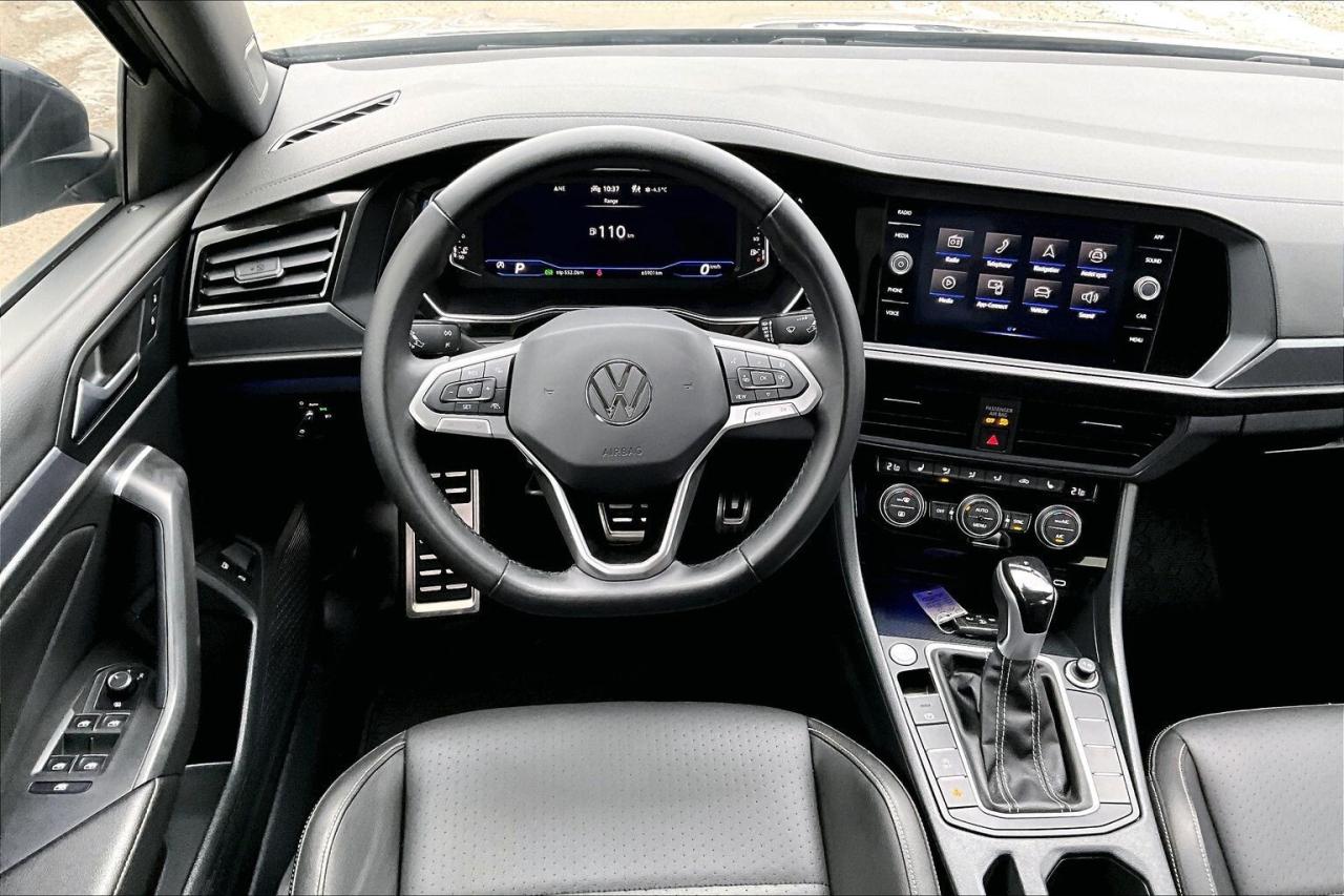 2023 Volkswagen Jetta Comfortline Sport | Heated Leather | Sunroof | FWD Photo