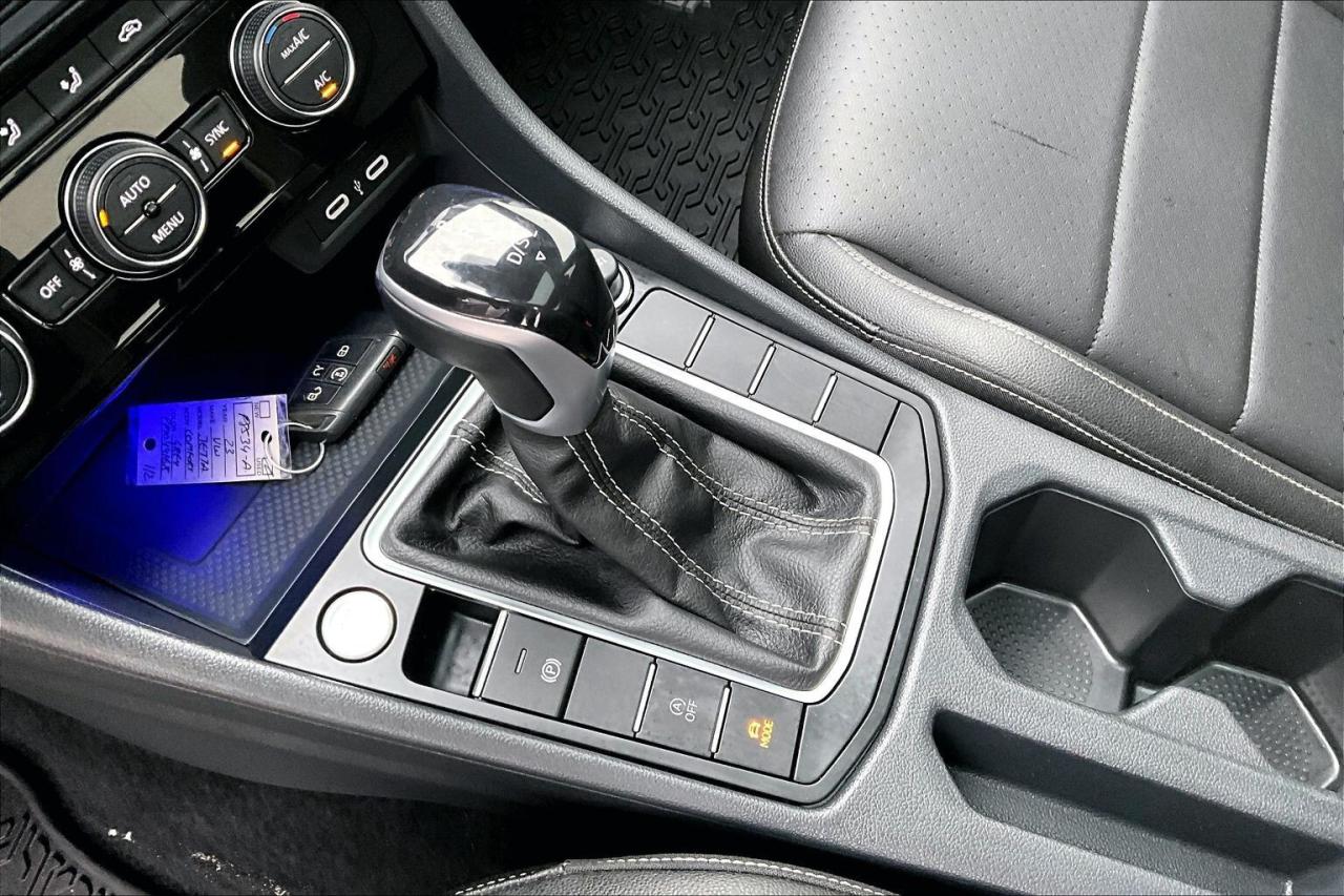 2023 Volkswagen Jetta Comfortline Sport | Heated Leather | Sunroof | FWD Photo