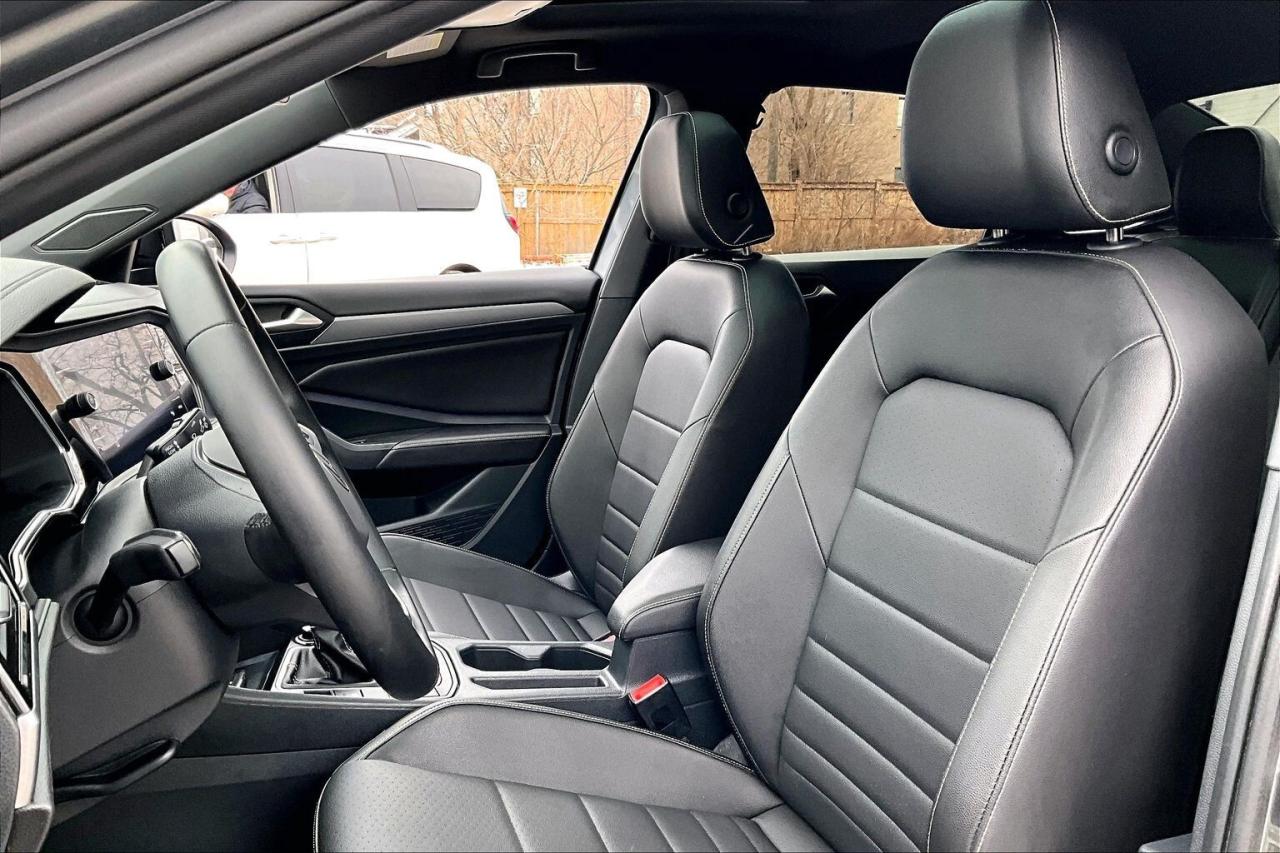 2023 Volkswagen Jetta Comfortline Sport | Heated Leather | Sunroof | FWD Photo